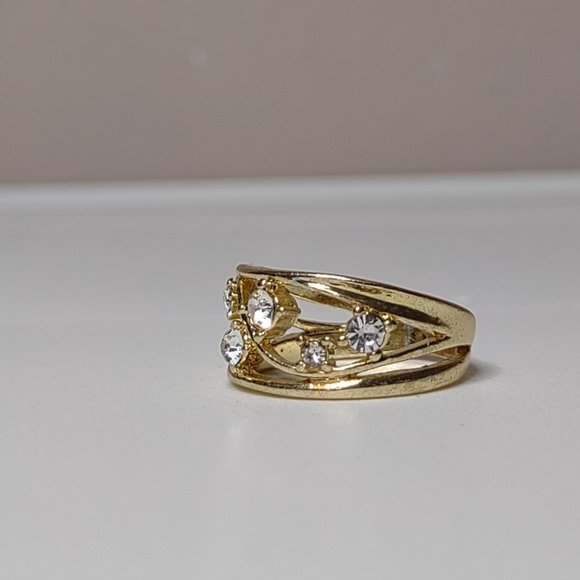 Cute Gold Tone Ring Size 6.5 - Picture 2 of 11